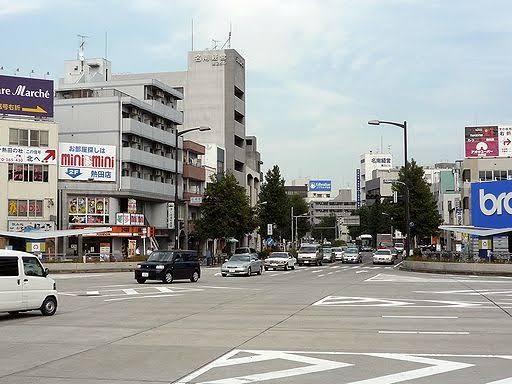 六番町駅周辺の道路と街並み