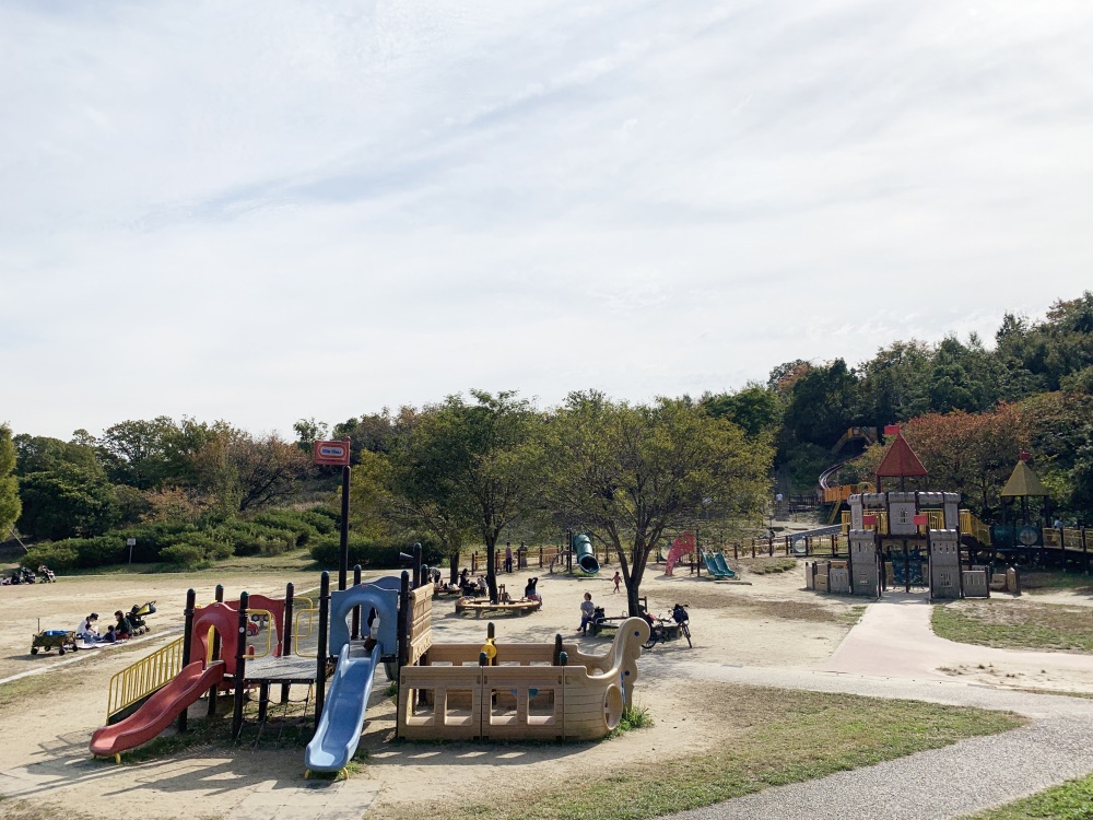 大高緑地の遊具広場